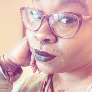 Meet your Posher, Delise